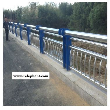 四川成都不锈钢复合管桥梁防撞护栏生产厂家