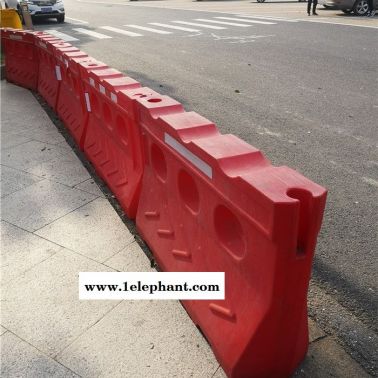 高速公路水马防撞墩拉伸强度 科凯滚塑水马断裂伸长率