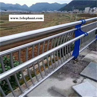 新疆博尔塔拉定制不锈钢复合管道路护栏好货源看这里