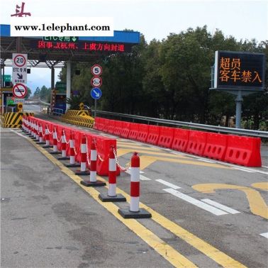 高速公路收费站水马防撞墩 上海高速服务区防撞栏滚塑水马隔离墩