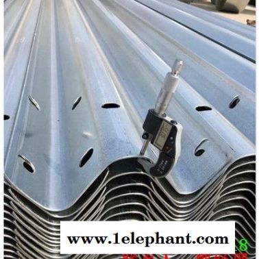 开鲁县高速镀锌护栏板价格