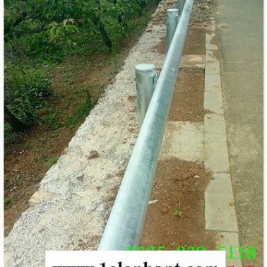 阳西县二波镀锌防撞高速护栏板多少钱一块