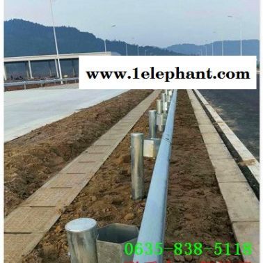 公路喷塑波形防撞护栏板洛浦县工程安装
