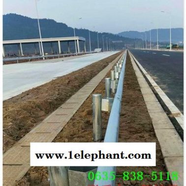 公路镀锌波形防撞护栏板锦江区多少钱一米