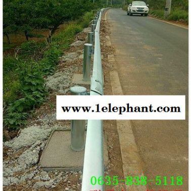 扎鲁特旗公路镀锌波形防撞护栏板多少钱？