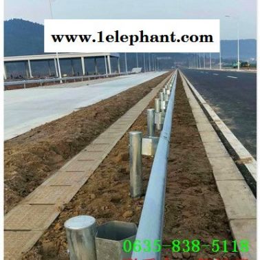 子洲县三波镀锌高速护栏板报价报价