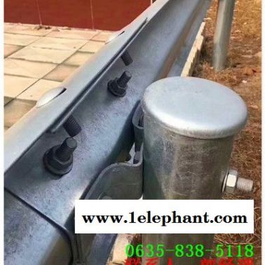 公路镀锌波形防撞护栏板景县工程安装