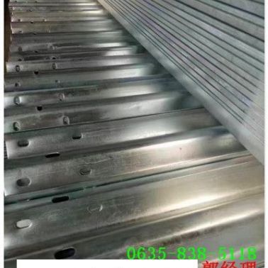 横峰县三波镀锌高速护栏板生产厂家