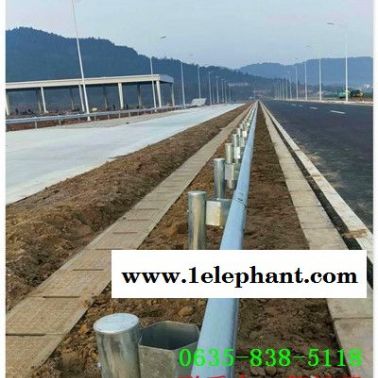 子洲县三波镀锌高速护栏板报价报价