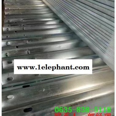 怀远县公路镀锌波形防撞护栏板工程安装