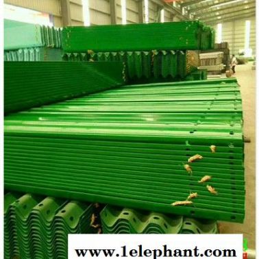 三波喷塑高速护栏板会宁县工程安装