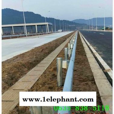 二波镀锌防撞高速护栏板贺州技术参数