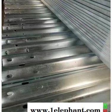 启东市二波喷塑防撞高速护栏板技术参数