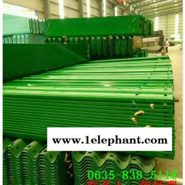 美兰区三波喷塑高速护栏板工程安装