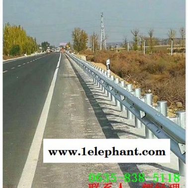 大同区三波镀锌高速护栏板生产厂家