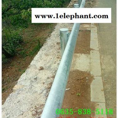 三波镀锌高速护栏板金水区工程安装