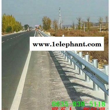 三波镀锌高速护栏板崇州市多少钱一米