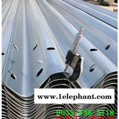 三波镀锌高速护栏板盐津县多少钱？