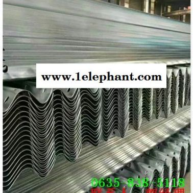 公路镀锌波形防撞护栏板博爱县多少钱一米