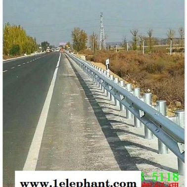 公路镀锌波形防撞护栏板翁牛特旗多少钱一米