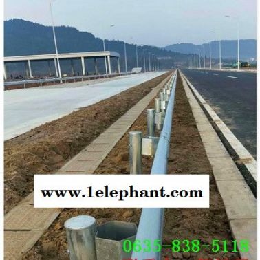公路镀锌波形防撞护栏板锦江区多少钱一米