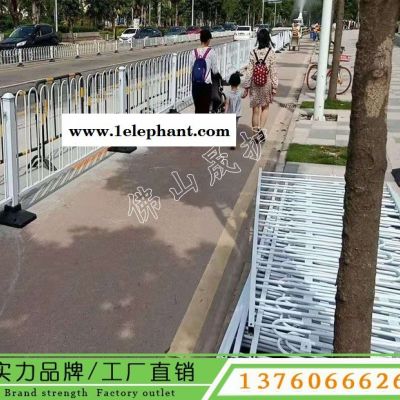 韶关道路提升改造工程 市政护栏安装 白色京式栏杆