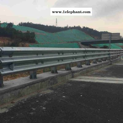 福建高速波形护栏热镀锌喷塑护栏板公路乡村道路防撞护栏板