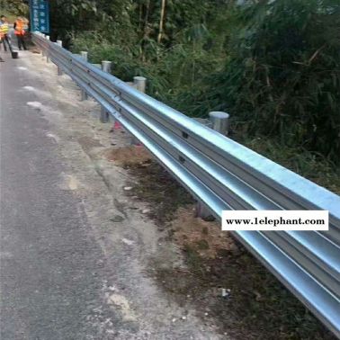 现货供应湖北黄石襄阳荆州喷塑护栏板 波形护栏板 高速公路乡村公路护栏
