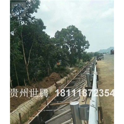 黔东南镀锌防撞村镇道路波形高速公路护栏现货批发