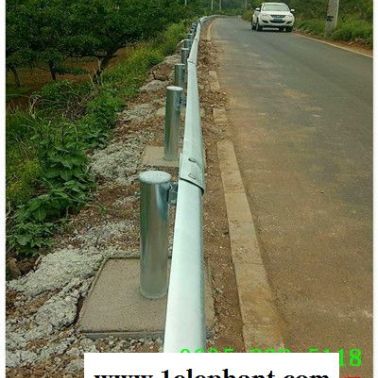 定海公路镀锌波形防撞护栏板多少钱？