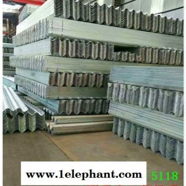 三波镀锌高速护栏板遵义县报价报价