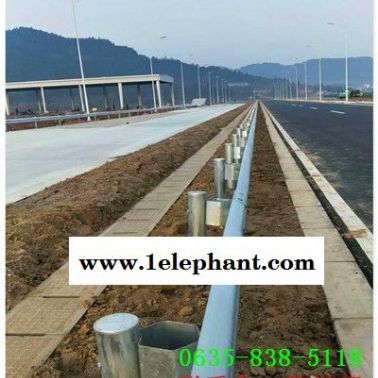 甘孜县二波喷塑防撞高速护栏板制造厂家