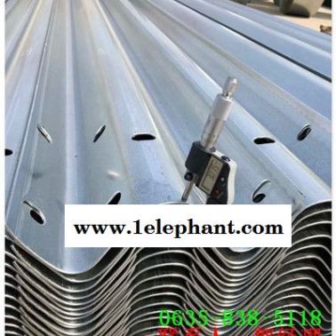 三波喷塑高速护栏板武都多少钱？