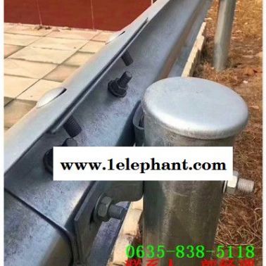 公路喷塑波形防撞护栏板苍溪县工程安装