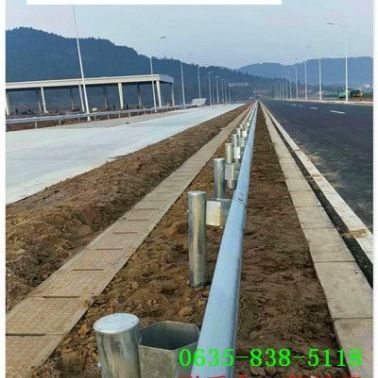 三波喷塑高速护栏板庄浪县生产厂家