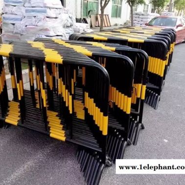 深圳龙岗区铁马护栏做的好的厂家建筑施工铁马护栏市政护栏路易通专供