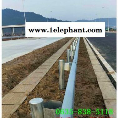 通辽公路镀锌波形防撞护栏板多少钱？