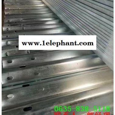 威海三波喷塑高速护栏板工程安装