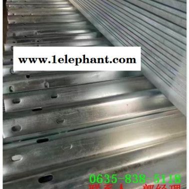 威海三波喷塑高速护栏板工程安装