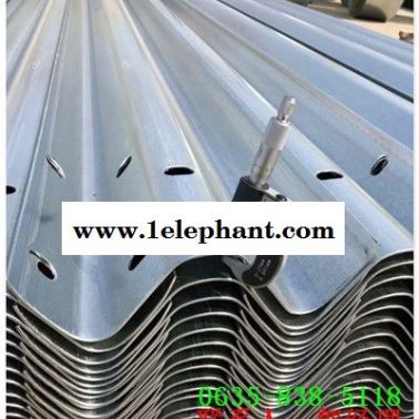 三波喷塑高速护栏板武都多少钱？