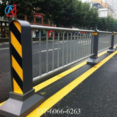 城市道路栏杆图片 公路中间隔离护栏 东莞马路护栏安装图3