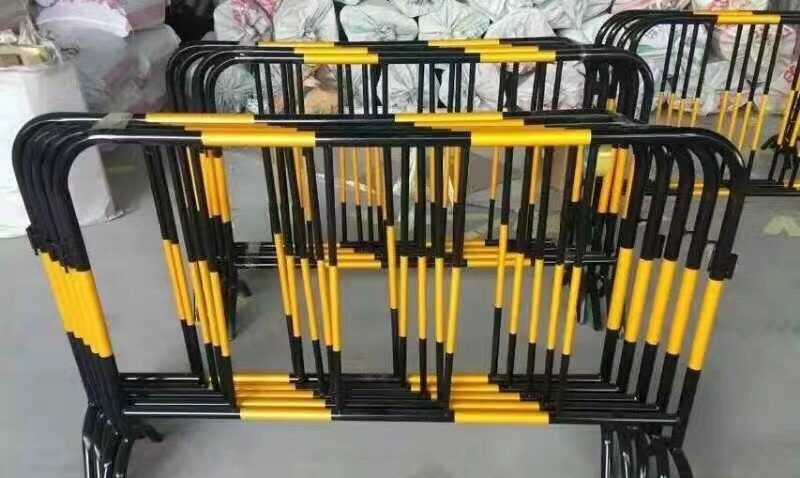 黑黄铁马护栏加厚施工围栏交通分流可移动市政道路隔离栏图4