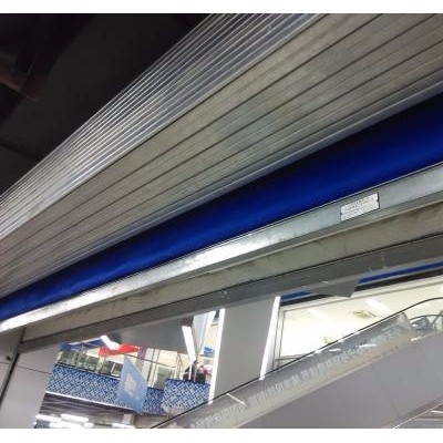 ‌高层住宅‌挡烟垂壁：在楼梯间、走廊等部位设置，确保疏散通道无烟‌