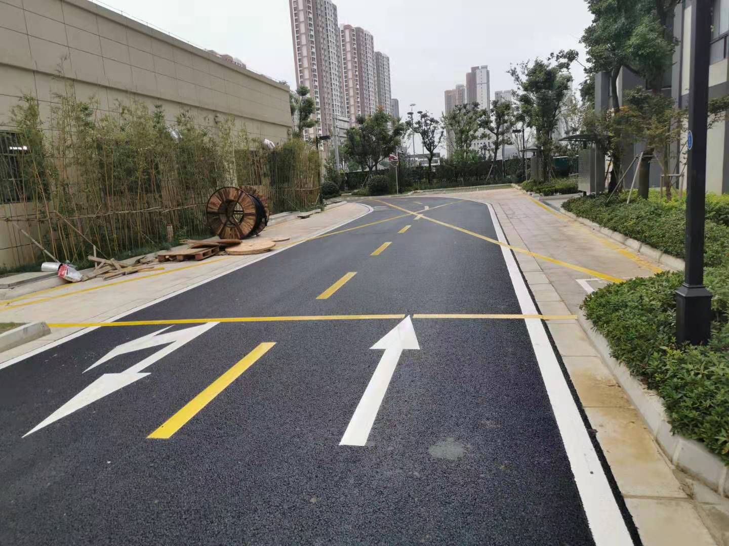 苏州木渎厂区消防通道划线  厂区车位划线  厂区道路划线  厂区车间划线图4