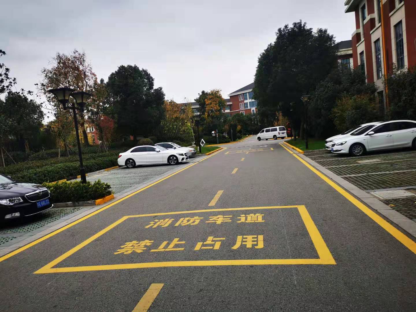 苏州厂区道路划线 厂区车位划线 停车位划线 消防通道划线图2